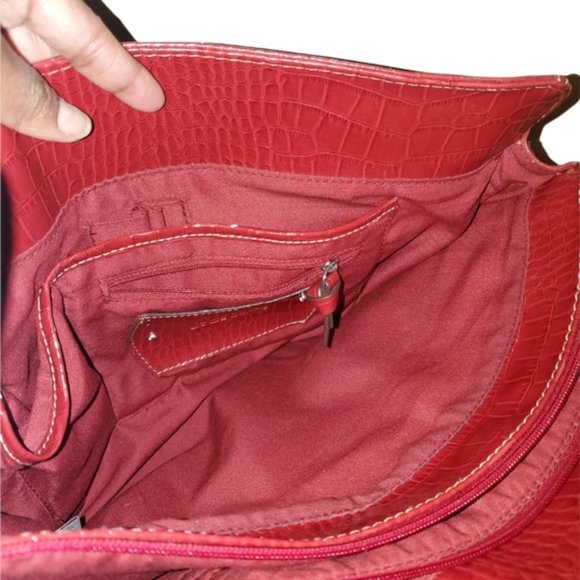 Liz Claiborne Red Tote Bag in Alligator Pattern - Picture 6 of 9